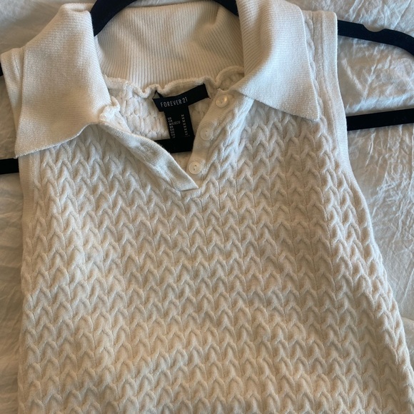 White sweater vest - Picture 3 of 4